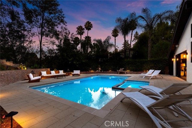 4885 Winnetka Avenue, Woodland Hills CA: https://media.crmls.org/medias/0392cada-b6d8-4df3-9696-934fa4780e7b.jpg