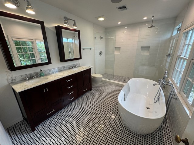 Detail Gallery Image 31 of 40 For 4455 California, Long Beach,  CA 90807 - 4 Beds | 3 Baths
