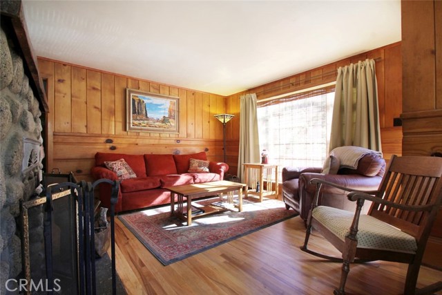 54050 Pine Crest Avenue, Idyllwild CA: https://media.crmls.org/medias/03935167-526c-4cf1-b5ca-ec1ab6c8feb5.jpg