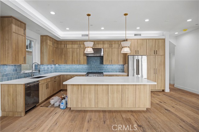 Detail Gallery Image 4 of 29 For 2205 Marshalfield #B,  Redondo Beach,  CA 90278 - 4 Beds | 3/1 Baths