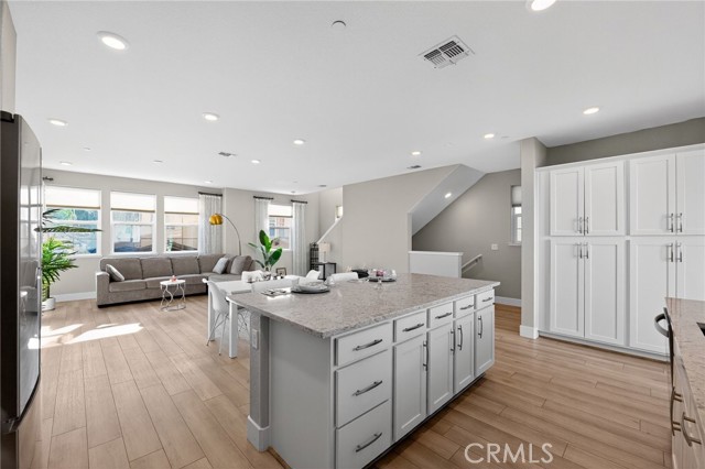 Detail Gallery Image 12 of 67 For 1303 Antonella, Hayward,  CA 94541 - 3 Beds | 3/1 Baths