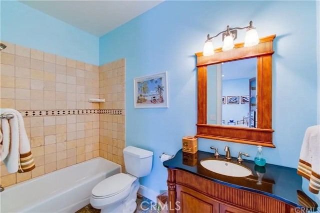 Detail Gallery Image 44 of 67 For 5230 Quakertown Ave, Woodland Hills,  CA 91364 - 5 Beds | 5 Baths