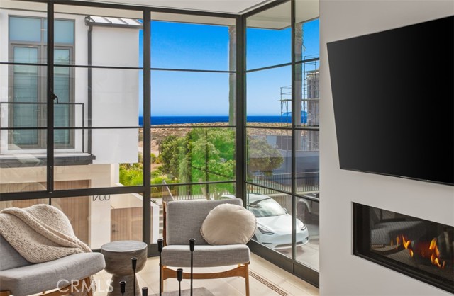 1703 E Ocean Boulevard, Newport Beach CA: https://media.crmls.org/medias/039456c0-13d0-42e1-8936-f3755ceb432c.jpg