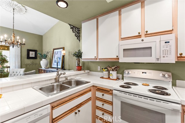 Detail Gallery Image 14 of 29 For 2960 Champion Way #709,  Tustin,  CA 92782 - 2 Beds | 2 Baths
