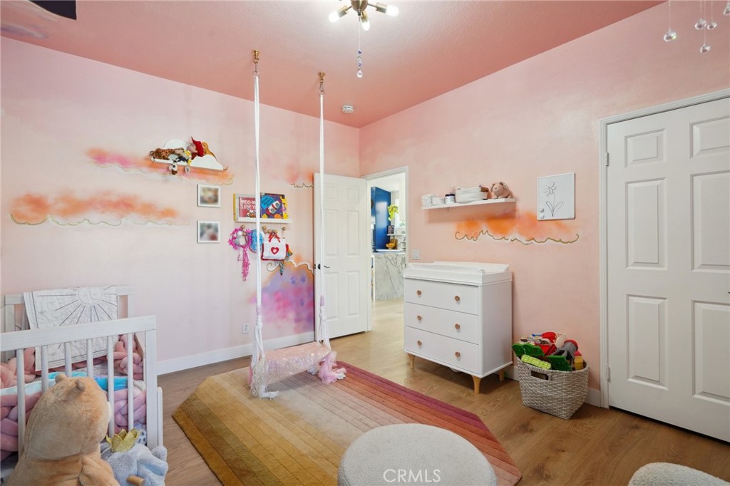 https://media.crmls.org/medias/0395e437-819a-4056-aa5f-a5b8e694e6ff.jpg?preset=X-Large