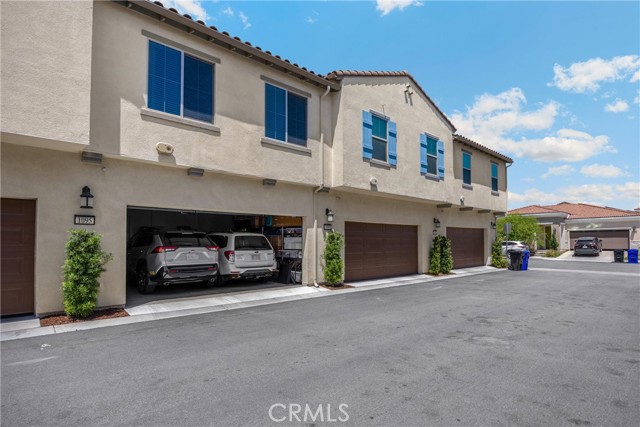 1095 W Buttercup Lane, Rialto CA: https://media.crmls.org/medias/0396cbdc-543f-4c94-8d9c-5a086e9f1886.jpg