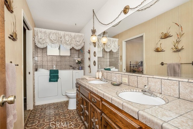 37876 Road 600, Raymond CA: https://media.crmls.org/medias/03973fce-7b9f-4c86-a7e8-c7ebfc6d2cd8.jpg