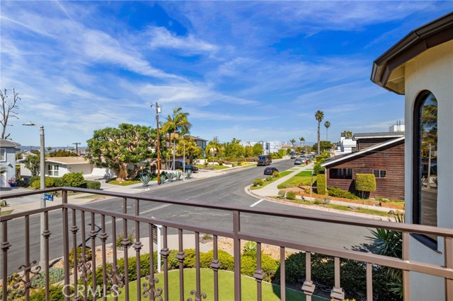Detail Gallery Image 51 of 52 For 7836 W 81st, Playa Del Rey,  CA 90293 - 4 Beds | 2/1 Baths