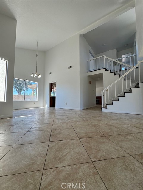 Detail Gallery Image 2 of 8 For 24341 Carman Ln, Moreno Valley,  CA 92551 - 3 Beds | 2/1 Baths