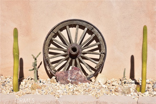 Detail Gallery Image 10 of 28 For 61611 Alta Loma Dr, Joshua Tree,  CA 92252 - 2 Beds | 2 Baths