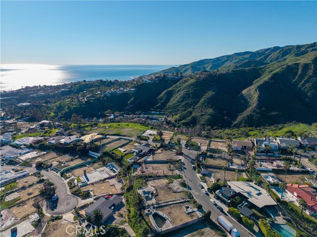 Detail Gallery Image 8 of 16 For 800 El Oro, Pacific Palisades,  CA 90272 - – Beds | – Baths