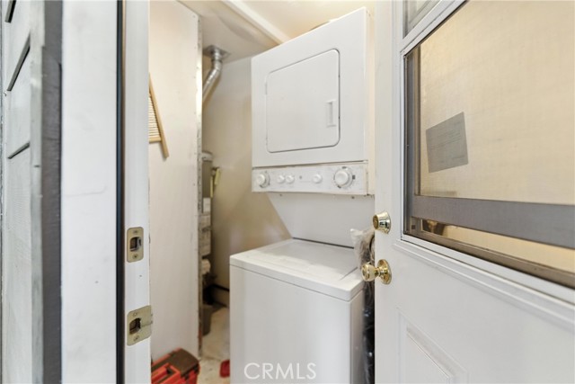 373 Redwood Lane, Crestline CA: https://media.crmls.org/medias/0399d3aa-e3fb-464f-8507-3e0fad577ce1.jpg