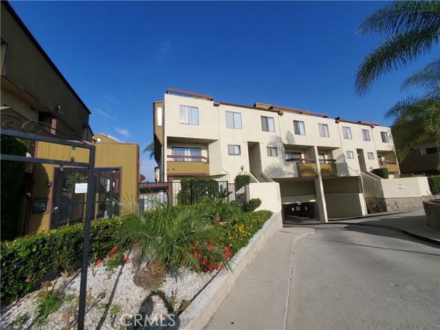 Detail Gallery Image 5 of 54 For 1022 S Marengo Ave #1,  Alhambra,  CA 91803 - 4 Beds | 2/1 Baths