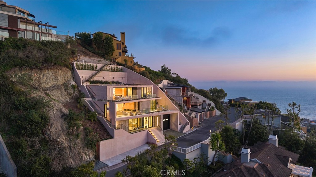 MLS #OC25242053 image #47