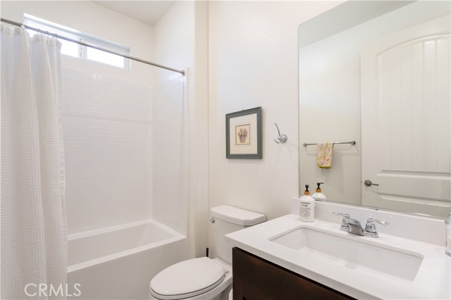 4071 E Amigos Privado, Ontario CA: https://media.crmls.org/medias/039ac413-0919-488a-b392-02f6c49b010d.jpg
