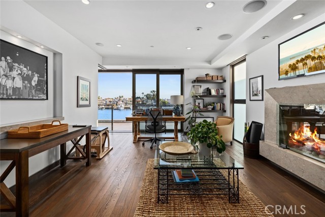 8 Beacon Bay, Newport Beach CA: https://media.crmls.org/medias/039b023a-c211-4b24-aa50-1e9aea0c6fec.jpg