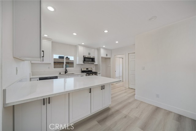 Detail Gallery Image 6 of 33 For 2757 W Rialto, Rialto,  CA 92376 - 4 Beds | 3 Baths