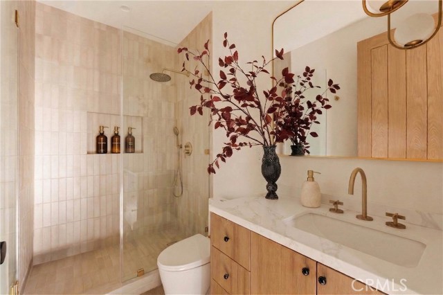 Detail Gallery Image 22 of 28 For 17852 Saticoy St, Reseda,  CA 91335 - 4 Beds | 3/1 Baths