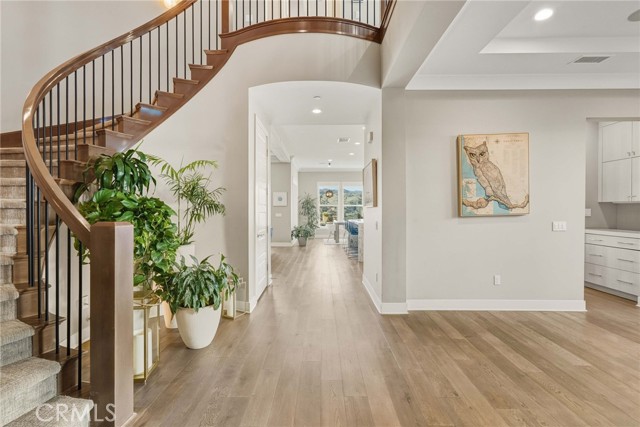 Detail Gallery Image 10 of 49 For 11937 Ancona Way, Porter Ranch,  CA 91326 - 6 Beds | 5/1 Baths