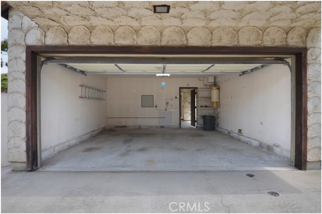 627 19th Street, Huntington Beach CA: https://media.crmls.org/medias/039b8722-7e0d-4fd6-bf40-c2da70fb7628.jpg