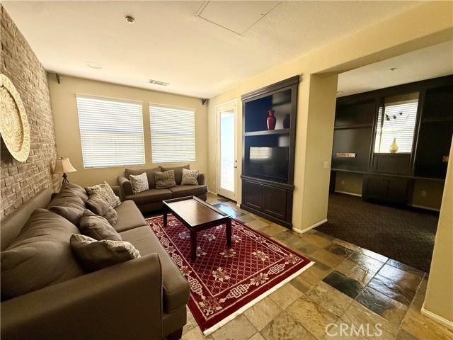 Detail Gallery Image 4 of 25 For 44965 Blue Rosemary, Temecula,  CA 92592 - 2 Beds | 2 Baths