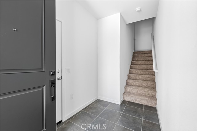 Detail Gallery Image 4 of 25 For 9429 N Sepulveda Blvd. #3,  North Hills,  CA 91343 - 2 Beds | 2/1 Baths