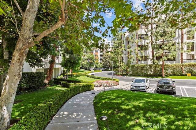 2122 Century Park Lane, Los Angeles CA: https://media.crmls.org/medias/039d0c10-b76c-4a15-a363-06d9a9d3f000.jpg