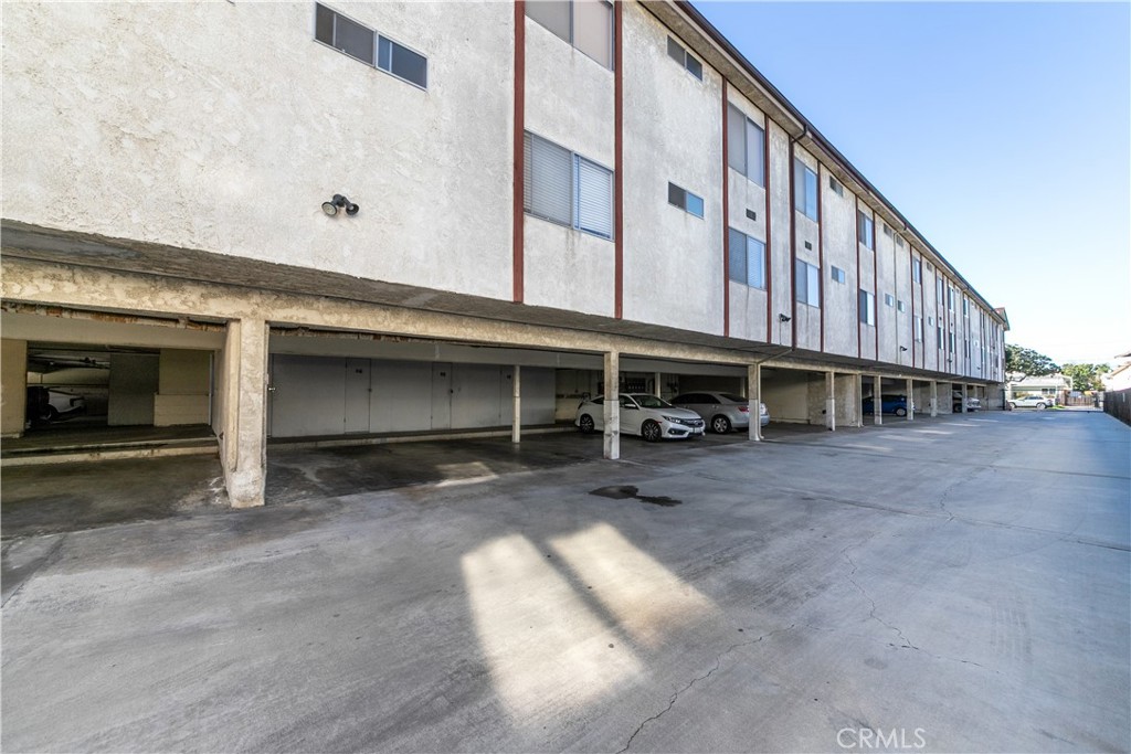 https://media.crmls.org/medias/039d57fe-b915-4023-8b07-674fc644888e.jpg?preset=X-Large