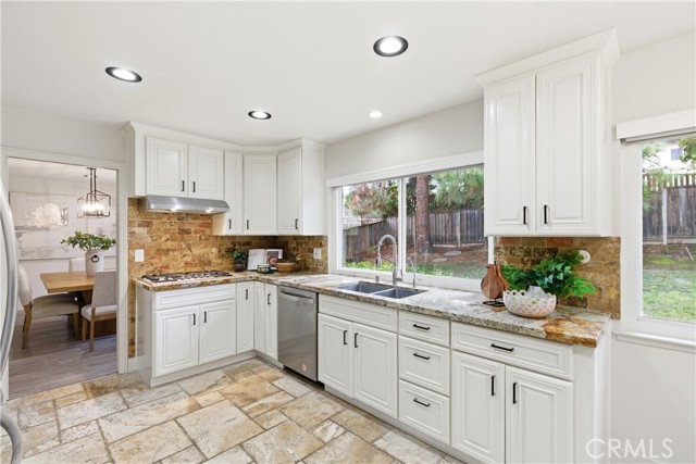 Detail Gallery Image 11 of 59 For 21630 Edward, Cupertino,  CA 95014 - 5 Beds | 3 Baths