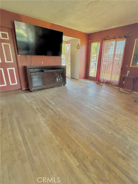 Detail Gallery Image 3 of 5 For 6529 Bonnie Vale Ave, Pico Rivera,  CA 90660 - 3 Beds | 2 Baths
