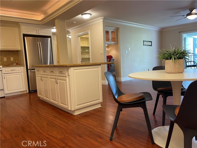 Detail Gallery Image 5 of 17 For 101 Scholz #35,  Newport Beach,  CA 92663 - 2 Beds | 2 Baths