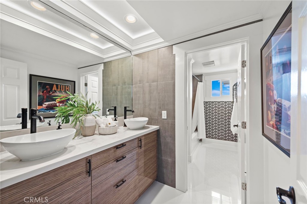 MLS #OC25117239 img 30