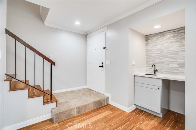 Detail Gallery Image 11 of 27 For 10220 Zelzah Ave #3,  Northridge,  CA 91325 - 2 Beds | 2/1 Baths