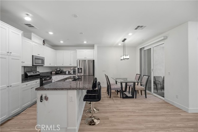 7118 Vernazza, Eastvale CA: https://media.crmls.org/medias/03a01f57-dbba-45dc-99da-963152c7e2ed.jpg