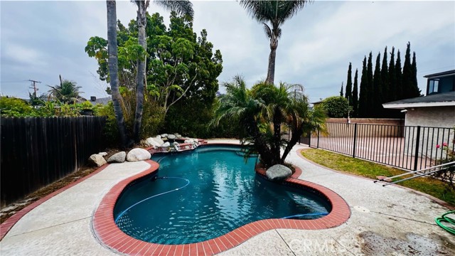 4127 W 130th Street, Hawthorne CA: https://media.crmls.org/medias/03a0374a-28d1-45a4-b6a9-e95522a91787.jpg