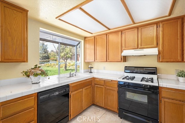 41880 Humber Dr., Temecula CA: https://media.crmls.org/medias/03a04816-625b-4727-8431-d1f595653286.jpg