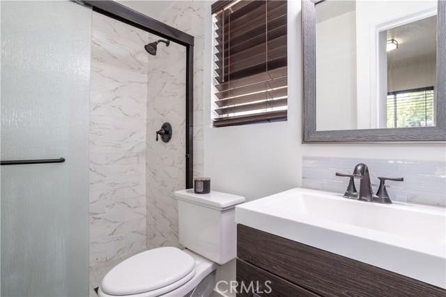 Detail Gallery Image 27 of 34 For 8525 Kester Ave, Panorama City,  CA 91402 - 3 Beds | 2/1 Baths