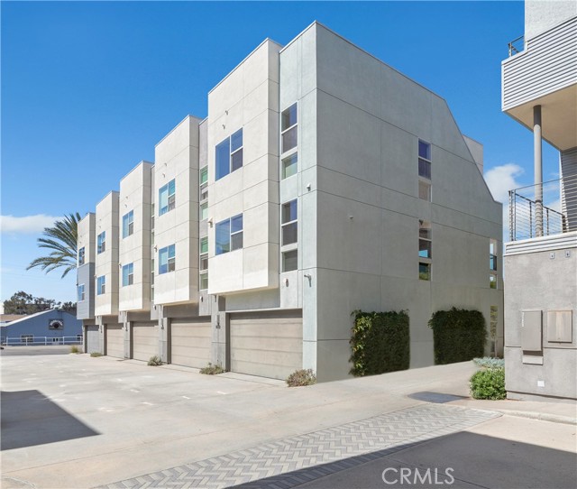 1523 Sullivan Avenue, Costa Mesa CA: https://media.crmls.org/medias/03a18f3c-099b-4040-8ba1-29e0d10cf815.jpg