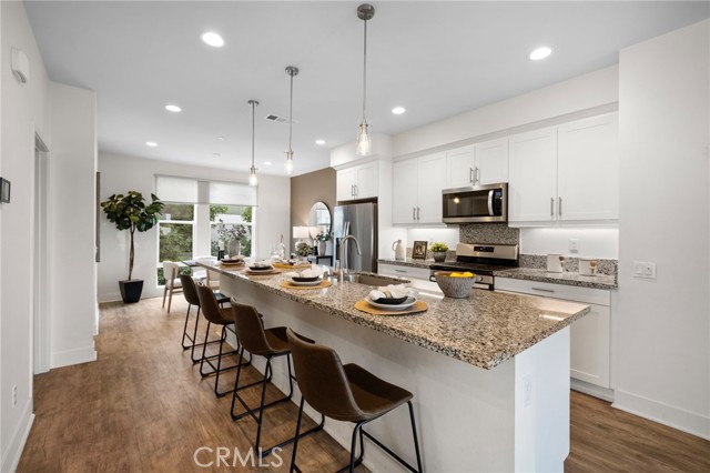 Detail Gallery Image 10 of 50 For 645 W 17th St, Costa Mesa,  CA 92627 - 3 Beds | 2/2 Baths