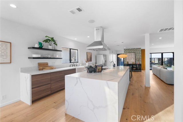 Detail Gallery Image 10 of 65 For 1079 San Jose Ave, Burbank,  CA 91501 - 4 Beds | 3/1 Baths