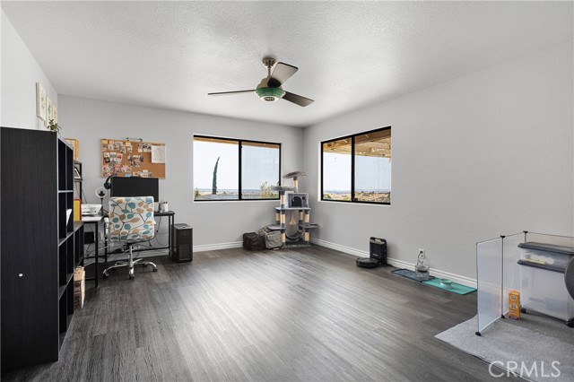 22752 Roundup Way, Apple Valley CA: https://media.crmls.org/medias/03a2fb7a-e83b-4cdf-bd8e-a1fa19a43232.jpg