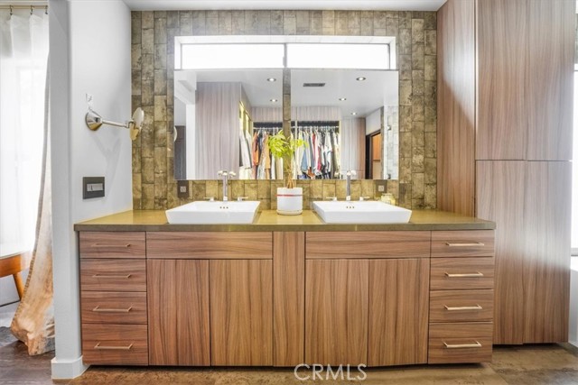 479 Pesaro Street, Oak Park CA: https://media.crmls.org/medias/03a41010-4f0a-4494-a5b5-752636049b0a.jpg