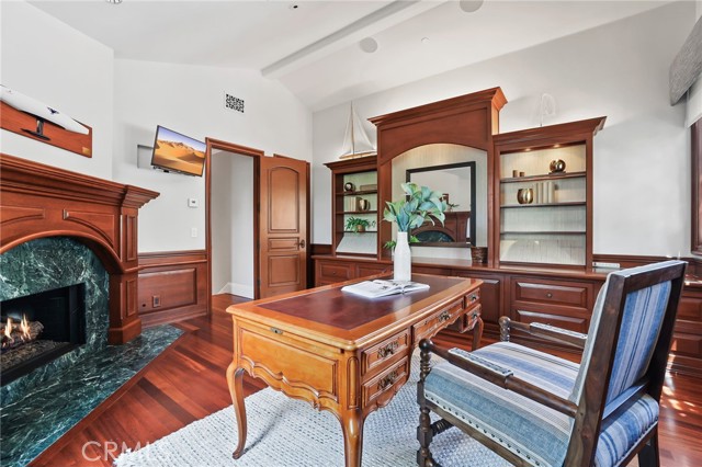 20 Cherry Hills Lane, Newport Beach CA: https://media.crmls.org/medias/03a43cc9-6551-4820-b6ae-e82fd55e82f6.jpg