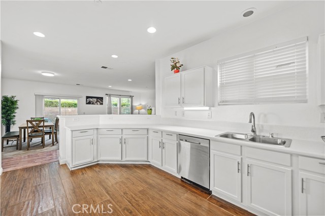 7353 Ellena W, Rancho Cucamonga CA: https://media.crmls.org/medias/03a5fbca-b08d-4108-93d9-55b3c01a38a8.jpg