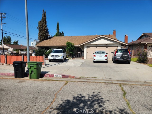 Detail Gallery Image 1 of 17 For 8201 Greenbush Ave., Panorama City,  CA 91402 - 4 Beds | 2 Baths