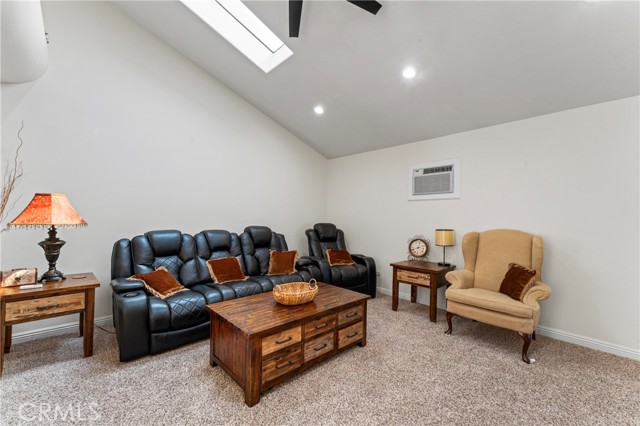 Detail Gallery Image 6 of 44 For 27932 Calypso Ln, Canyon Country,  CA 91351 - 4 Beds | 2 Baths