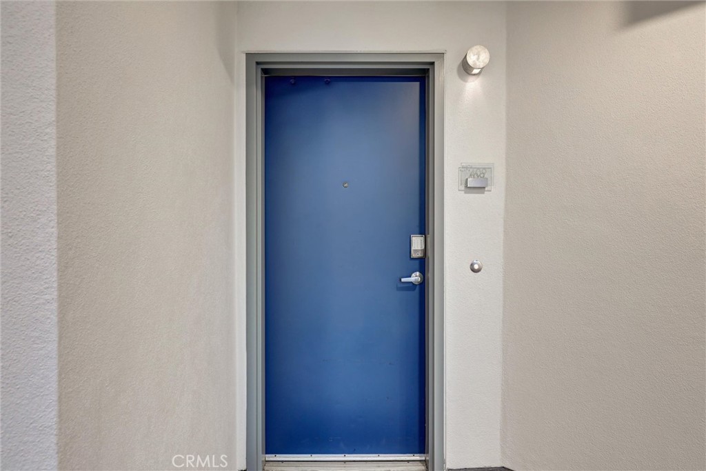 https://media.crmls.org/medias/03a73152-9ee7-4560-9038-b0dd7c51ab51.jpg?preset=X-Large