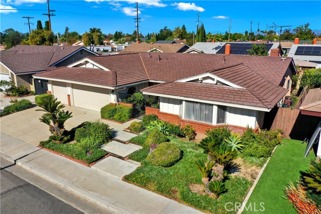 Detail Gallery Image 2 of 27 For 925 E La Veta Ave, Orange,  CA 92866 - 4 Beds | 2 Baths