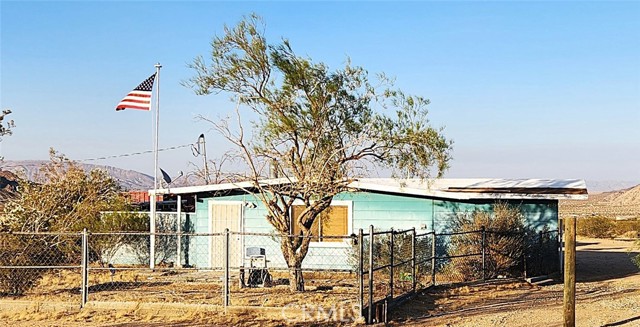4675 Kickapoo Trail, Landers CA: https://media.crmls.org/medias/03a836be-879f-4f60-8fee-9335864cfe05.jpg