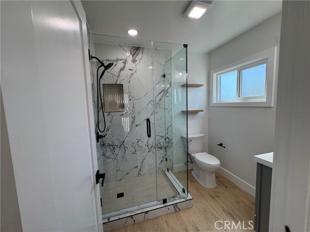 Detail Gallery Image 8 of 9 For 1873 W Broadway, Anaheim,  CA 92804 - 3 Beds | 3 Baths